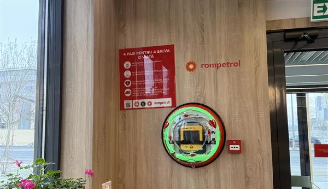 Rompetrol dotează cu defibrilatoare 11 spații publice din Constanța și Prahova, precum și 80 de stații de distribuție carburant - proiect-defibrilatoare-statii-ro-1769422912.webp