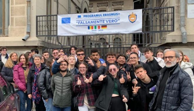 Oaspeți din Italia și Germania la Colegiul ”Mircea”, într-un proiect european pe tema dezinformării