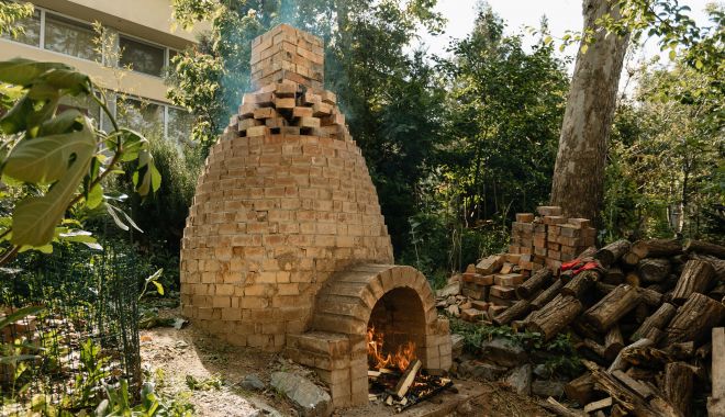 Atelier de „arderi arhaice”, la sediul Uniunii Artiştilor Plastici