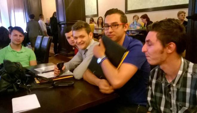 Proiecte de afaceri ale elevilor din Medgidia, apreciate de universitari - proiectedeafaceri-1430652902.jpg