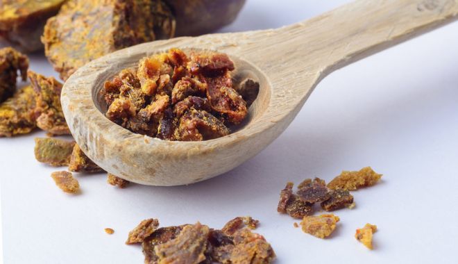 Propolisul, ideal în ameliorarea simptomelor de răceală şi gripă - propolis2-1636731983.jpg