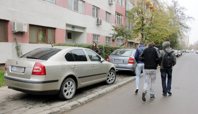 Parcarea pe trotuar va fi interzisă. Poliția cere schimbarea legii în acest sens - propunere-1467127665.jpg