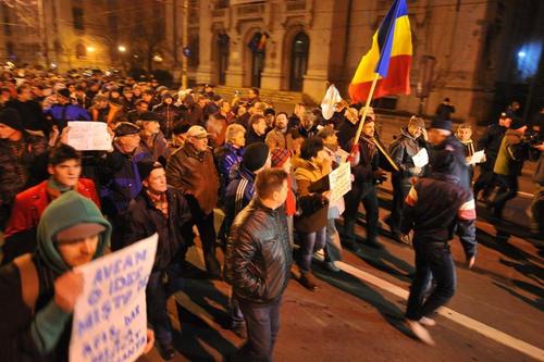 Treisprezece persoane implicate în organizarea protestului din Capitală, identificate, riscă amenzi - protest-1326542181.jpg