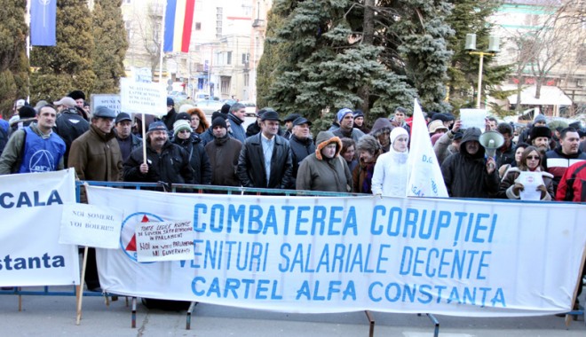 Puterea și-a luat rația de proteste sindicale - protest-1330539434.jpg