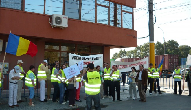 Miting de protest al păgubiților Vectra - protest-1352304157.jpg