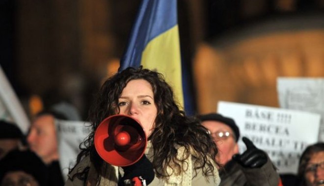 Protest la Cluj, la decorarea lui Verheugen, în prezența lui Ponta - protest-1361363424.jpg