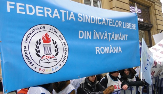 Profesorii ies în stradă - protest-1383669218.jpg