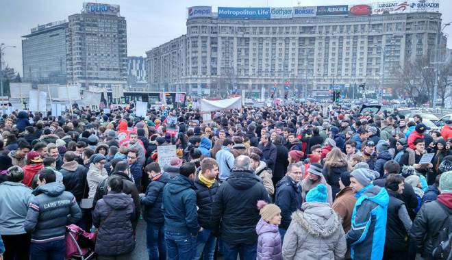 Sindicatul Cadrelor Militare Disponibilizate organizează azi miting de protest în București - protest-1457269293.jpg