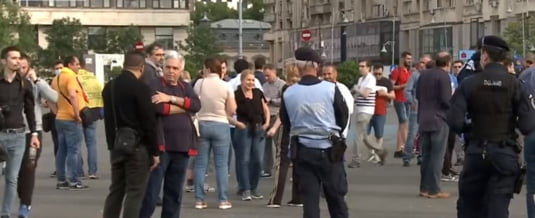 Contestă măsurile în cazul Covid-19! Proteste în Piața Victoriei din București - protest-1589558668.jpg