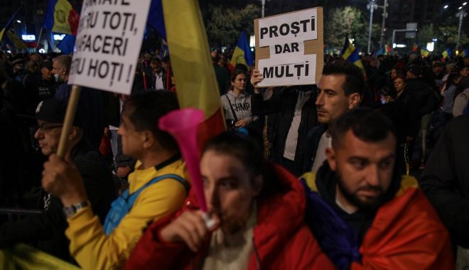 Protest împotriva vaccinării obligatorii organizat în Piața Universității - protest-1636305006.jpg