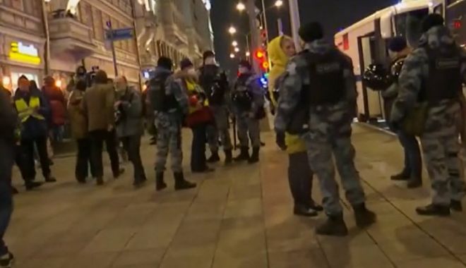 Val de proteste anti-Putin în Rusia. Sute de oameni au fost arestaţi - protest-1645724926.jpg