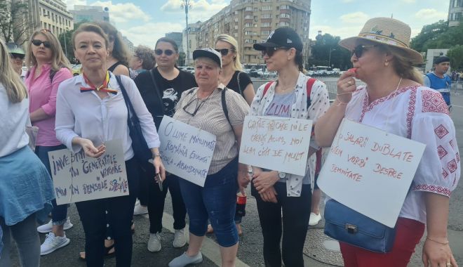 Mii de profesori au pornit la pas către Cotroceni. Asociația Elevilor din Constanța s-a alăturat protestului