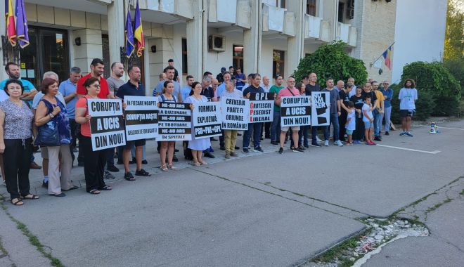 VIDEO/Protest USR în fața Prefecturii Constanța. 
