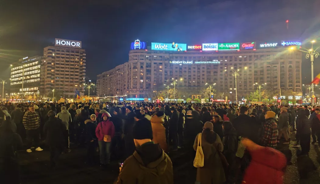 Protest la Constanța: ”Lia Savonea, dă-ți urgent demisia!”. La București: „Nicuşoare, nu mai sta, apără Justiţia” - protest-1765651653.webp