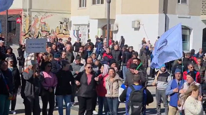 Proteste după falimentul Șantierului Naval Damen Mangalia. Angajații au ieșit în stradă - protest-1777386035.webp