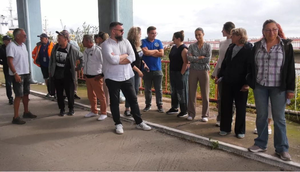 Foto - Angajații ARSVOM pun piciorul în prag! Vor salarii decente și condiții de muncă sigure!