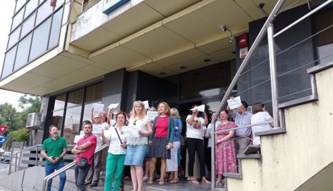 Angajaţii din Finanţe ameninţă Guvernul cu grevă generală - protest-anaf-1692902790.jpeg