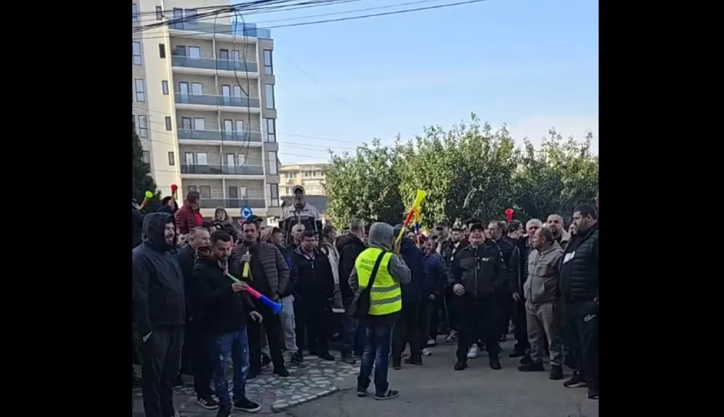 Haos la Târgu Jiu. Minerii și energeticienii blochează traficul în semn de protest - protest-ceo-1772622122.webp