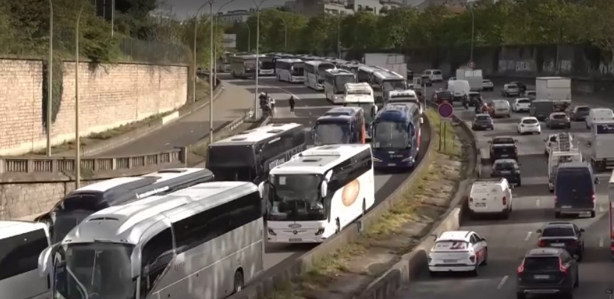 Protest masiv pe centura Parisului. Transportatorii cer soluții pentru prețurile la combustibil - protest-paris-1774944147.webp