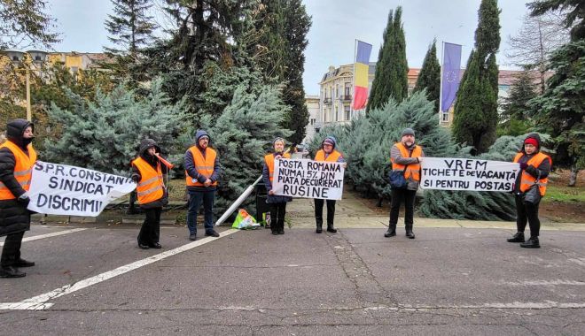 Poştaşii, din nou în stradă. 