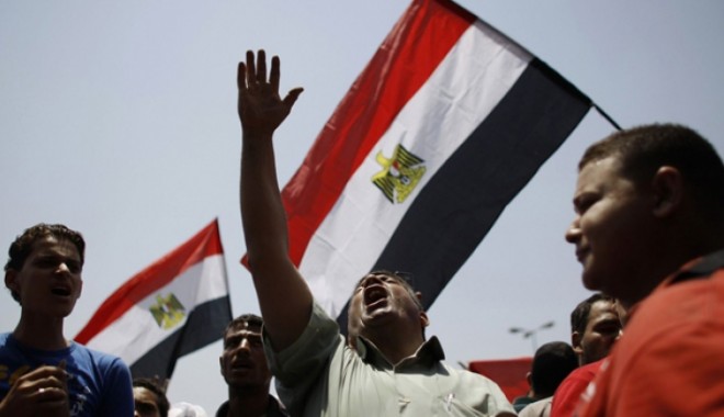 Violențe la Cairo pe fondul unor condamnări la moarte - protest63803400-1362831389.jpg