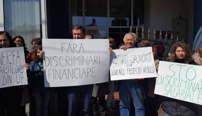 Protest spontan la Agenția de Mediu Constanța. Angajații au întrerupt lucrul - protestagentiademediu-1493287029.jpg