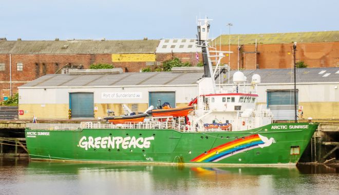 Protest al Greenpeace într-un terminal LNG din Croația - protestalgreenpeaceintruntermina-1634843282.jpg