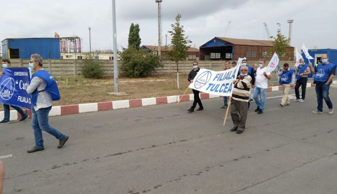 Protestatarii de la ușa companiei CSCT au obținut prima victorie - protestatariidelausacompanieicsc-1600961396.jpg