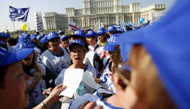 Profesorii constănțeni intră în grevă - protestcadredidactice1-1382545789.jpg