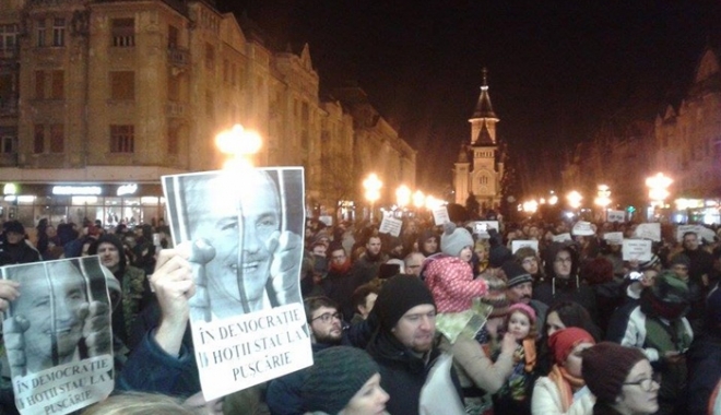 Dragnea: Nimeni din România nu câștigă din escaladarea acestor proteste - protestcentrutimisoaramanifestan-1486369320.jpg