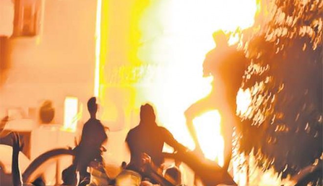 Bulgaria: Peste 150 de manifestanți antiromi au fost arestați - proteste-1317191075.jpg