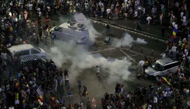 Parchetul militar a deschis dosar penal cu privire la intervenția în forță a jandarmilor - proteste-1533979896.jpg