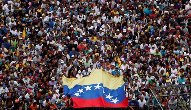 Venezuela: Maduro a vrut să fugă din țară, Guaido cere continuarea protestelor - proteste-1556710819.jpg