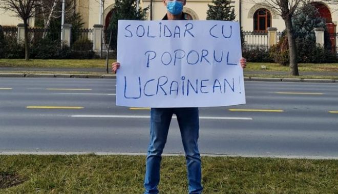 FOTO + VIDEO: Proteste uriașe în fața ambasadelor Rusiei din lume. Oamenii, solidari cu ucrainenii - proteste-1645714857.jpg