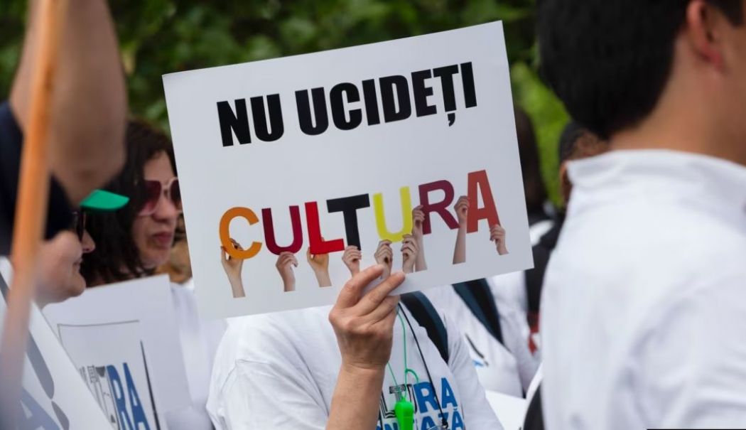"Noaptea Muzeelor" a devenit noaptea protestelor. Sute de angajați din muzee și biblioteci au ieșit în stradă în fața Guvernului