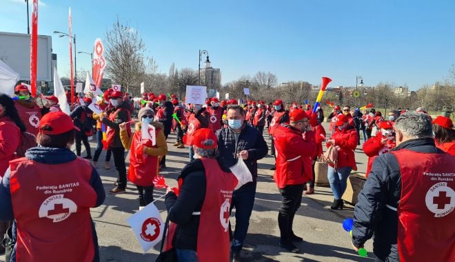 Sindicatul Sanitas iese în stradă alături de angajaţii de la Protecția Copilului - proteste1-1634844282.jpg