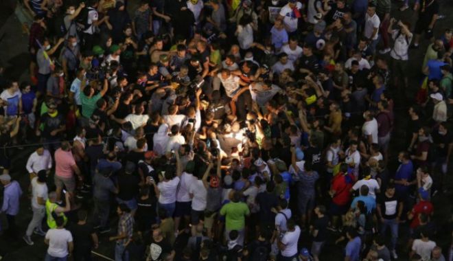 MOARTE SUSPECTĂ A UNUI PROTESTATAR! Anchetă de amploare - protestediasporamitingantipsd156-1534760948.jpg