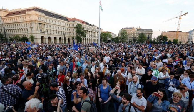 Proteste în Ungaria: Mii de persoane au ieșit în stradă la Budapesta - protesteinungaria-1523793881.jpg