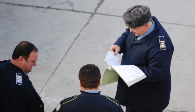 Protestele gardienilor continuă. Ministrul Justiției este așteptat la Penitenciarul Tulcea - protestelegardienilor-1475083079.jpg