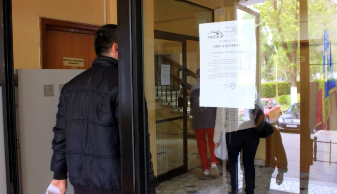Proteste spontane în administrația publică - protestespontane-1490373807.jpg