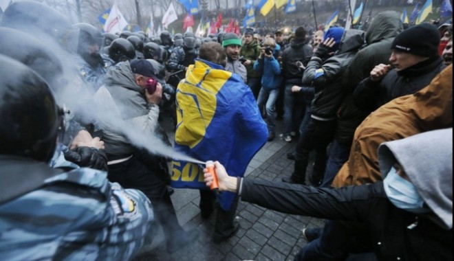 Haos în Ucraina! Din ce în ce mai multe răpiri - protesteucraina2-1402323288.jpg