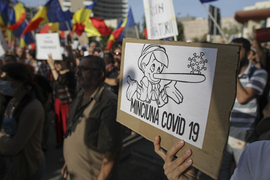Protest în Piața Victoriei faţă de noile măsuri şi restricţii anunţate de Guvern - protestmasti0000inquamphotosocta-1604857491.jpg