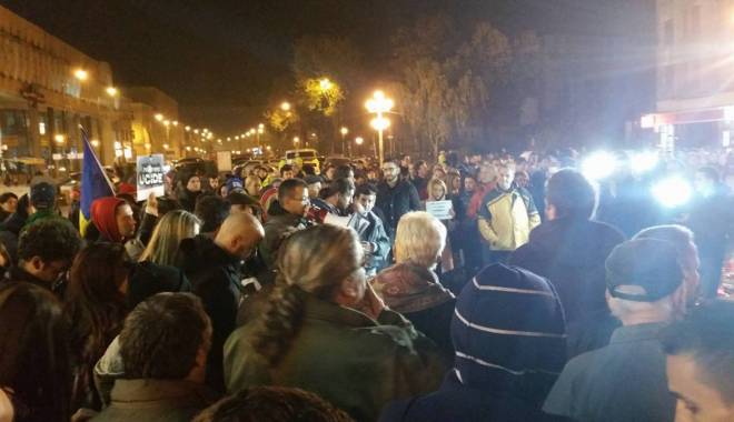 Protest cu incidente de Ziua Națională - protestpiatavictorieiziua25nov20-1449067959.jpg