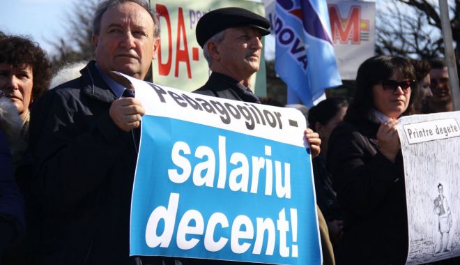 GATA!!! Profesorii ies în stradă. Miercuri și joi, se duc la Ministerul Muncii - protestttt-1519045499.jpg