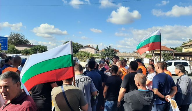Noi proteste ale fermierilor bulgari. Ministerul român de externe a emis o atenţionare de călătorie pentru Bulgaria