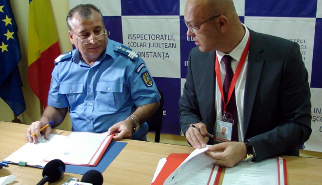 Răducu Popescu îi amenință pe directorii de școli  cu măsuri drastice - protocolisj-1350407029.jpg