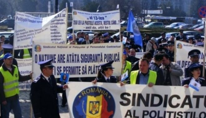 Poliţiştii protestează luni la Ministerul Finanţelor - protstpolitisti94508000-1702228592.jpg