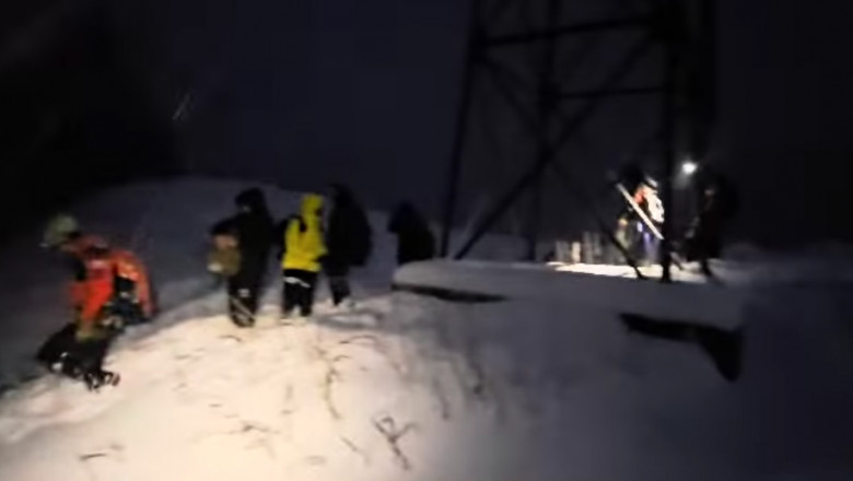 Mai mulți turiști au rămas blocați în Bucegi după ce s-a depus zăpadă în cantități mari - ptc4mczoptq0mczoyxnoptq3mjhinzdh-1733592171.jpg