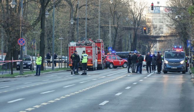 O mașină s-a izbit în gardul Ambasadei Rusiei din București. Şoferul a murit! Primise condamnare că şi-a violat fiica şi pe prietena ei