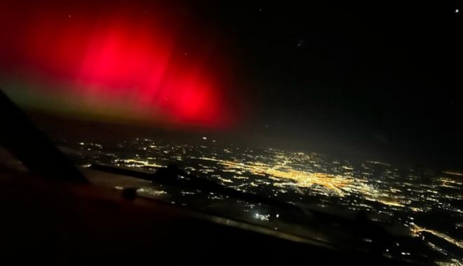 „Aurora sângerie”, surprinsă de un pilot de la 10.000 de metri înălțime